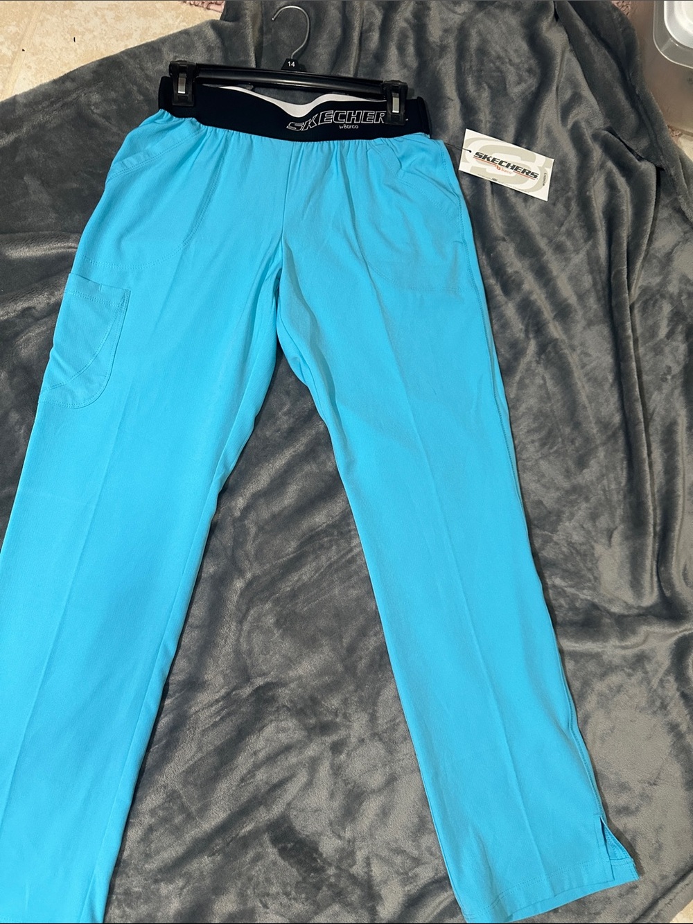 Ladies Skechers Scrub pants  Turquoise Elastic Waist Sz S NWT